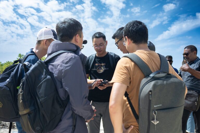 ނިލަންދޫގަ މަސް ފެކްޓަރީ އަޅާ ޗައިނާ ކުންފުނިން އެރަށަށް ގޮސް ފަންނީ މައުލޫމާތު އެއްކުރަން ފަށައިފި