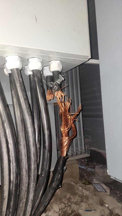 ސްޓެލްކޯ ސަބްސްޓޭޝަނެއްެގެ ކޭބަލްތަކެއް ވަގަށް ނަގައިފި