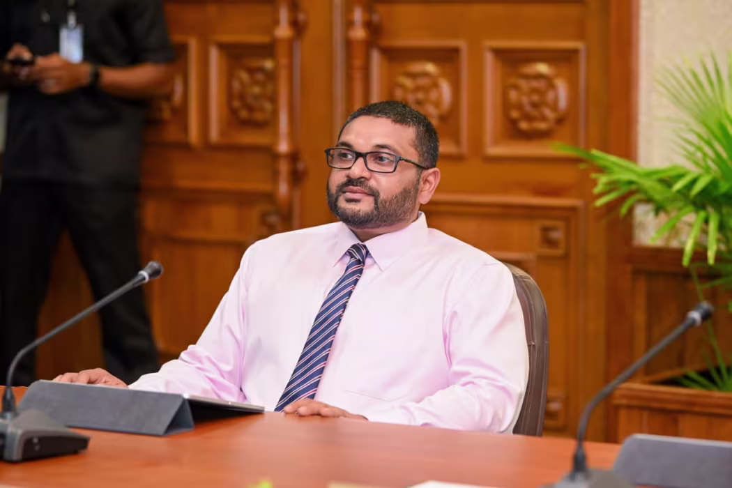 ޑޯނިއާ ދުއްވުމުގެ ލައިސެންސް އޮތް ޕައިލެޓަކު ނެތް: ޑިފެންސް މިނިސްޓްރީ