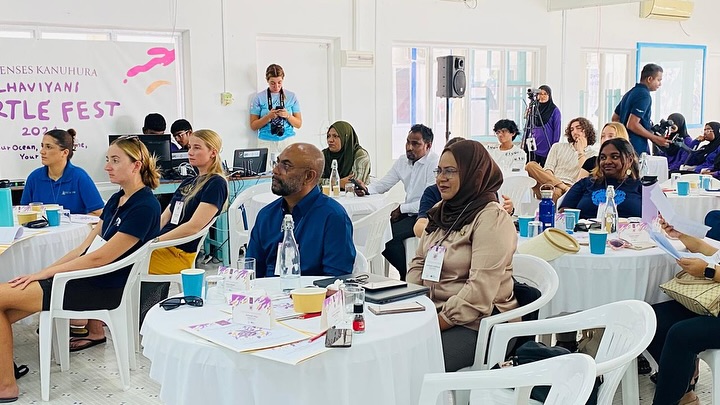 ނައިފަރުގައި އެޓޯލް މެރިން ސިމްޕޯޒިއަމް ފަށައިފި