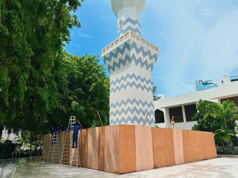 އިސްލާމީމަރުކަޒުގެ މުންނާރުގެ މަސްފެންގަނޑު މަރާމާތު ކުރުމުގެ މަސައްކަތް ސްޓެލްކޯއިން ފަށައިފި