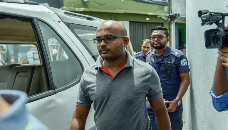 ފިނިފެންމާ ލޯންޗު މައްސަލަ: ޒަމީރަށް ބަދަލު ދޭންޖެހޭ ކަމަށް ކަނޑައަޅައިފި