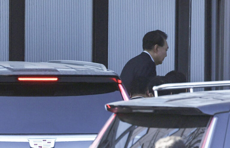 ދެކުނު ކޮރިއާގެ ރައީސް ޔޫން ހައްޔަރުކޮށްފި