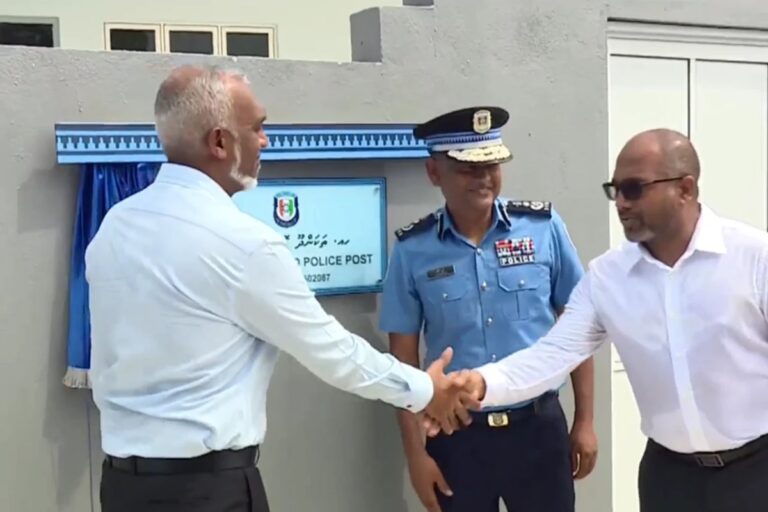 ތަކަންދޫ ފުލުހުންގެ މަރުކަޒު ރައީސް މުޢިއްޒު ހުޅުއްވައިދެއްވައިފި