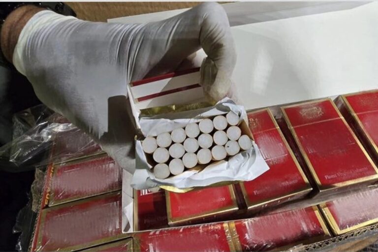 ކޮންޓެއިނަރުތަކުން ސިނގިރޭޓު ވަގަށް ނެގި މައްސަލަ: އެމްޕީއެލްގެ 6 މުވައްޒަފަކު ސަސްޕެންޑުކޮށްފި