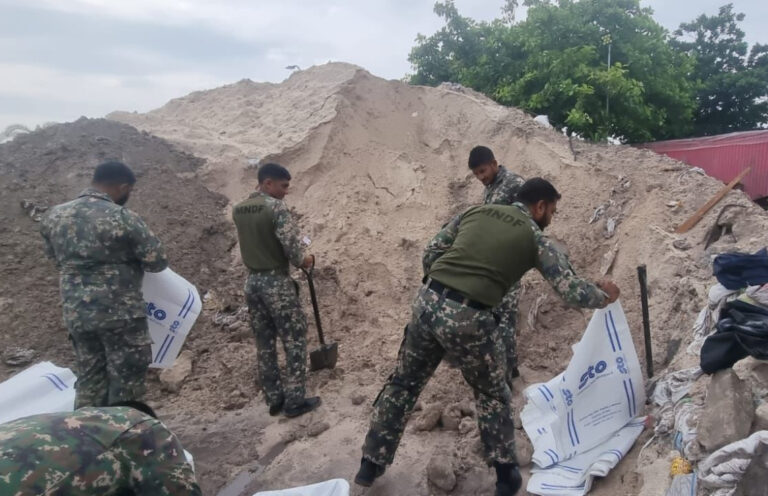 ވިއްސާރައިގެ ގެއްލުން ކުޑަ ކުރުމަށް މާލޭގައި 3،500 އަށްވުރެ ގިނަ ވެލިބަސްތާ ޖަހައިފި