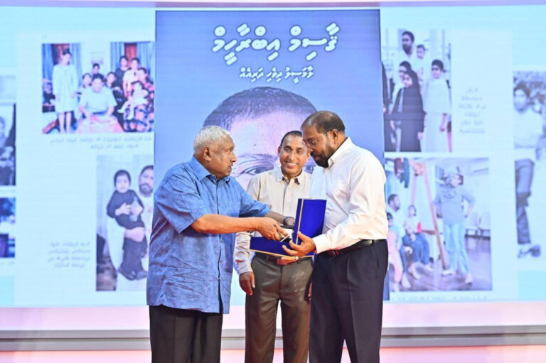 ޤާސިމްގެ ހަޔާތްޕުޅުގެ މައްޗަށް ލިޔެފައިވާ ބަޔޯގްރަފީ ނެރެފި