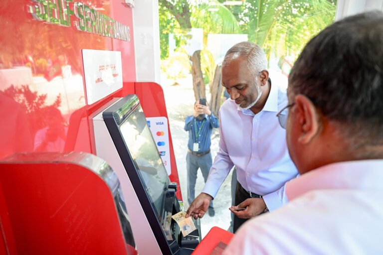 މާއެނބޫދޫގައި ބީއެމްއެލް އޭޓީއެމްގެ ހިދުމަތް ރައީސް އިފްތިތާހުކޮށްދެއްވައިފި