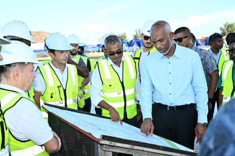 ތިލަފުށީގައި ކުނި މެނޭޖްކުރުމުގެ މަޝްރޫޢު ހިނގަމުންދާގޮތް ރައީސް ބައްލަވާލައްވައިފި