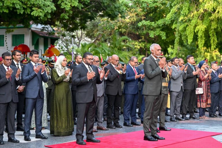 ނޮވެމްބަރު 3 ގައި ޝަހީދުވި ސިފައިންގެ އާއިލާތަކަށް އިނާޔަތް ހަމަަޖައްސައިފި