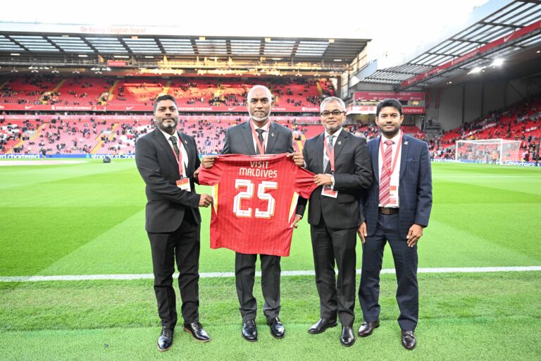 ރައީސް އިނގިރޭސިވިލާތަށް ކުރެއްވި ދަތުރުފުޅު ނިންމަވާލައްވައިފި