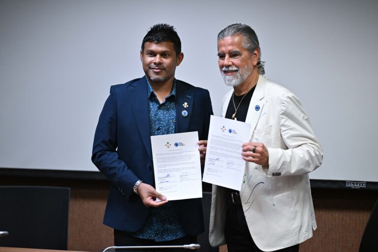 ބްލޫ ޕްލެނެޓް އެލަޔަންސްގެ ރަސްމީ މެންބަރެއްގެ ގޮތުގައި ރާއްޖެ ބަލައިގެންފި