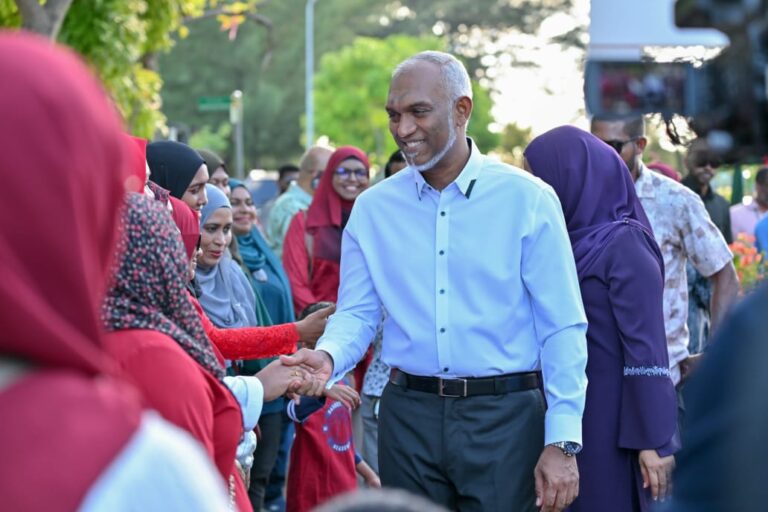 ދުނިޔެ ދެކެމުންދާ ކުރިއެރުމާއި ކާމިޔާބީގެ ފަހަތުގައި ތިބި ހަގީގީ ބަޠަލުންނަކީ މަންމައިން: ރައީސް