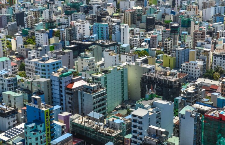 މާލޭގެ ގެއެއްގެ ތެރެއިން ނިޔާވެފައި އޮތް މީހަކު ފެނިއްޖެ