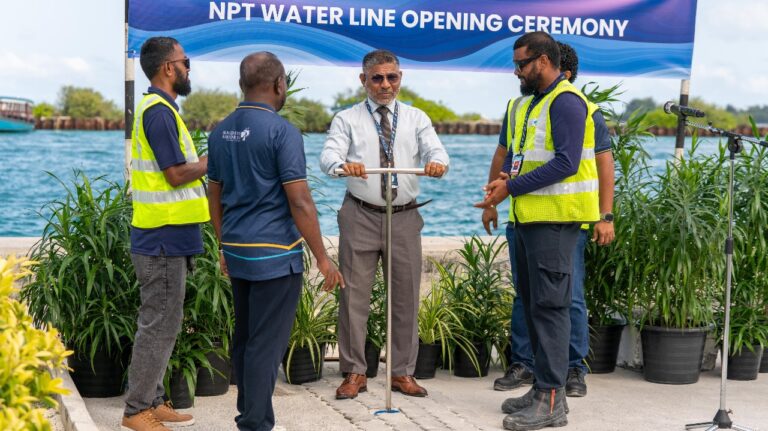 އާ ޓާމިނަލަށް ސާފު ބޯފެން ފޯރުކޮށްދޭ ފެންހޮޅި އިފްތިތާހުކޮށްފި