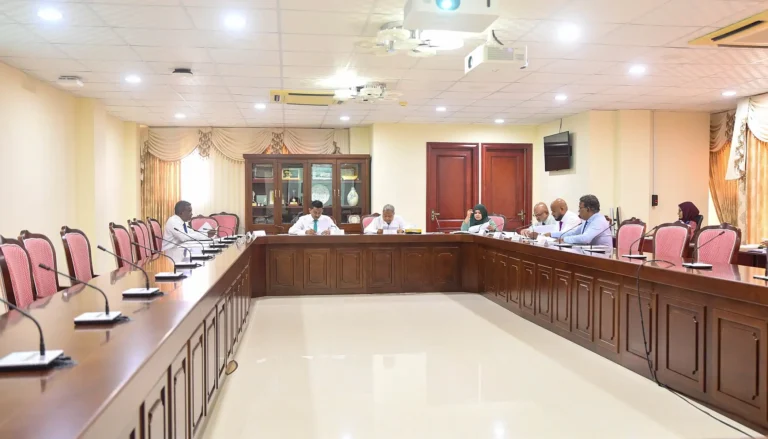 ކައުންސިލުތަކުގެ ބާކީ ބޭނުން ނުކުރެވޭތީ މެންބަރުން ކަންބޮޑުވެއްޖެ