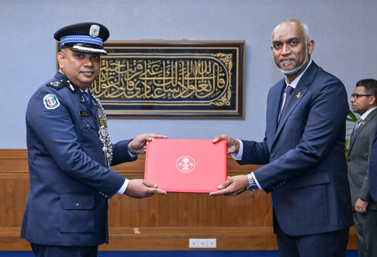 ނަޒާހާތްތެރިކަމާއެކު ފުލުހުންްގެ ހިދުމަތް ކުރިއަރުވަން މަސައްކަތް ކުރާނަން: ސީޕީ ނަވީން