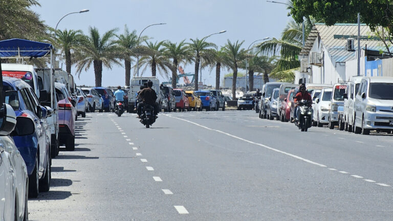 މަޖީދީމަގާއި ބޮޑުތަކުރުފާނު މަގުގައި ޕާކު ކުރި 420 އުޅަނދެއް ޓޯކޮށްފި