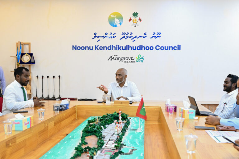 ރައީސް ކެނދިކުޅުދޫ ކައުންސިލާއި ބައްދަލުކުރައްވާ މުހިންމު ކަންކަމާ ގުޅޭގޮތުން މަޝްވަރާކުރައްވައިފި