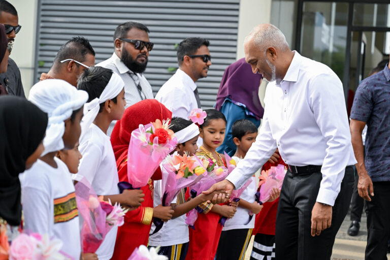 ނ. އަތޮޅުގެ ރައްޔިތުންގެ ހާލު ގާތުން ބައްލަވާލެއްވުމަށް ރައީސް ފުރާވަޑައިގެންފި