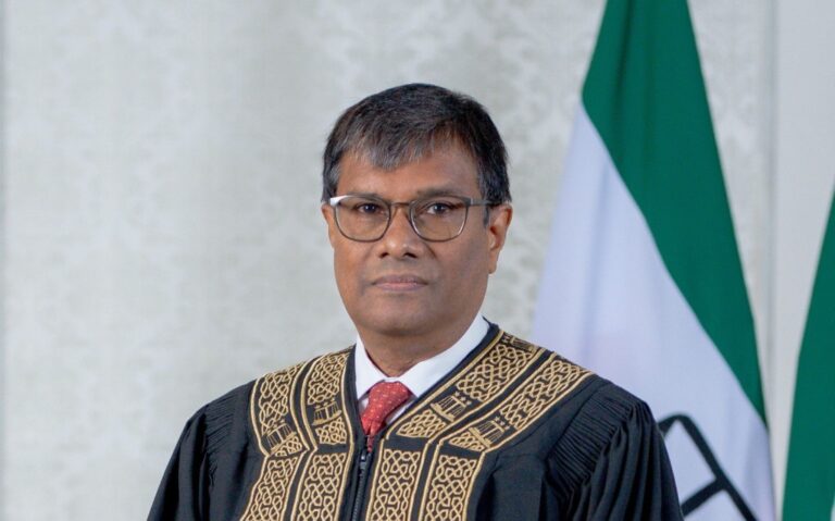 އުއްތަމަ ފަނޑިޔާރު މުއުތަސިމް ރިޓަޔަރ ކުރައްވައިފި