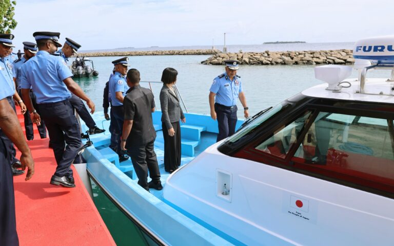 ޖަޕާނުން ދިވެހި ފުލުހުންނަށް ފަސް ލޯންޗު ހަދިޔާކޮށްފި