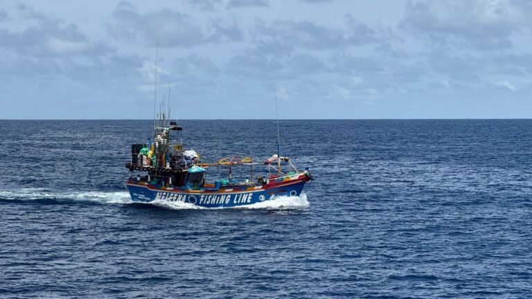 ގަވާއިދާ ހިލާފަށް ރާއްޖެ ވަދެއުޅުނު ބޭރުގެ މަސްބޯޓެއް ހިފަހައްޓައިފި