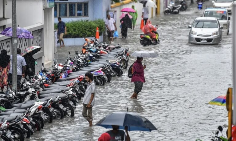 މާލެއަށް ކުރި ވިއްސާރައިގައި، މާފަންނުގައި ފެން ބޮޑުވެފައި -- ފޮޓޯ: މިހާރު