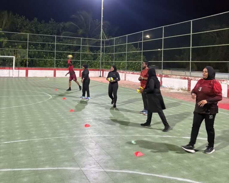 މީދޫގައި ހޭންޑްބޯލް ކޯޗިން ކޯހެއް ފަށައިފި