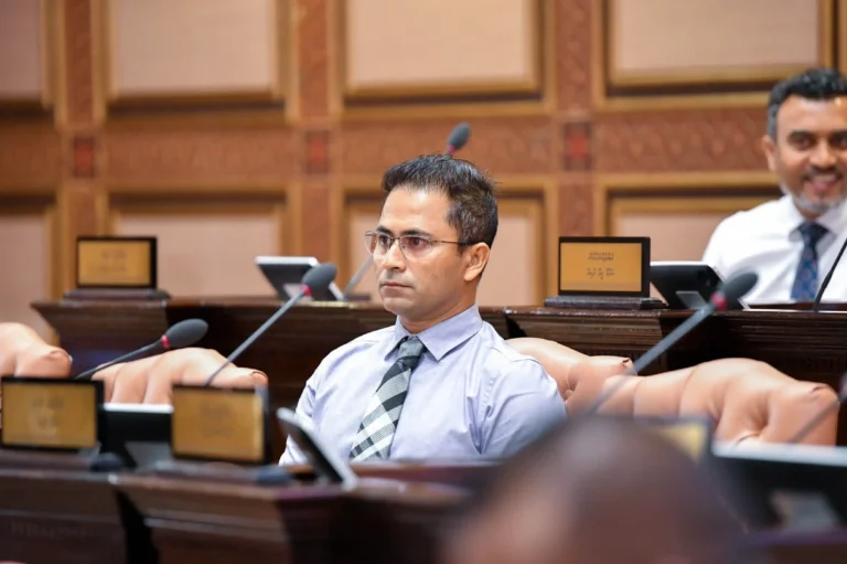 ކައުންސިލުތަކަށް ދީފައިވާ މާލީ ގިނަ ބާރުތަކެއް ނަގަން ބިލެއް ހުށަހަޅައިފި