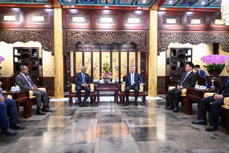 ޗައިނާގެ ކޮމިއުނިސްޓް ޕާޓީގެ ސެކްރެޓަރީ އޮފް ދަ ސެންޓްރަލް ކޮމިޝަންއާ ރައީސް ބައްދަލުކުރައްވައިފި