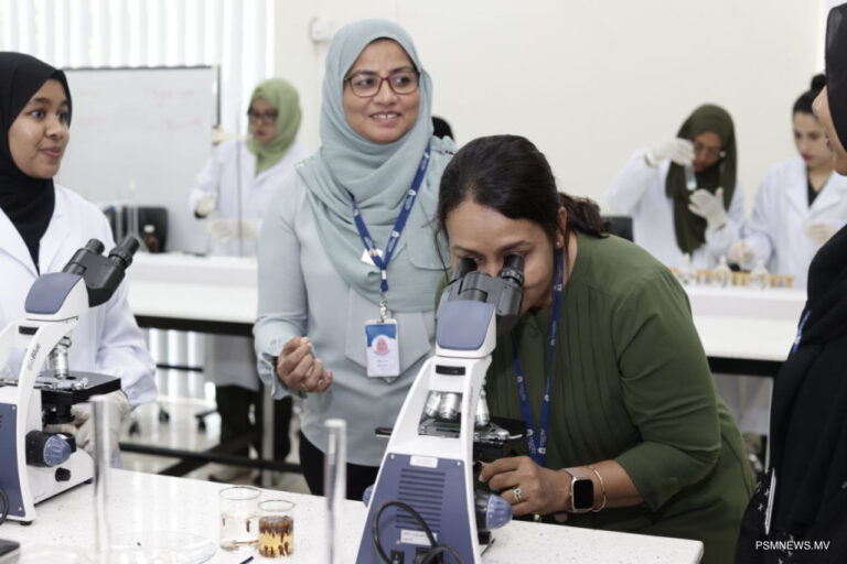 އެމްއެންޔޫގެ ފެކަލްޓީ އޮފް ހެލްތު ސައިންސެސްގައި އާ ފާމަސީ ލެބެއް ހުޅުވައިފި