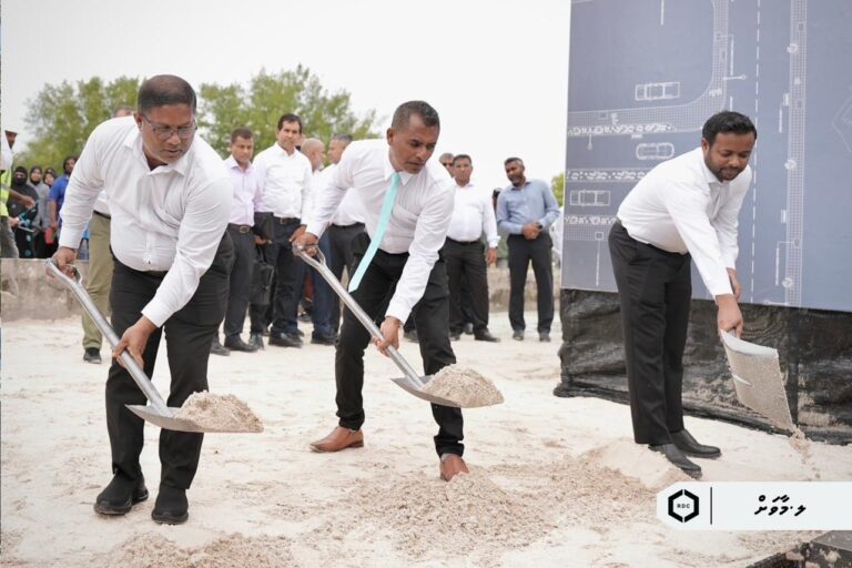 އާރްޑީސީއާ ހަވާލުކޮށްގެން މާވަށުގެ މަގުތައް ޒަމާނީ ފެންވަރަށް ތަރައްގީ ކުރުމުގެ މަސައްކަތް ފަށައިފި