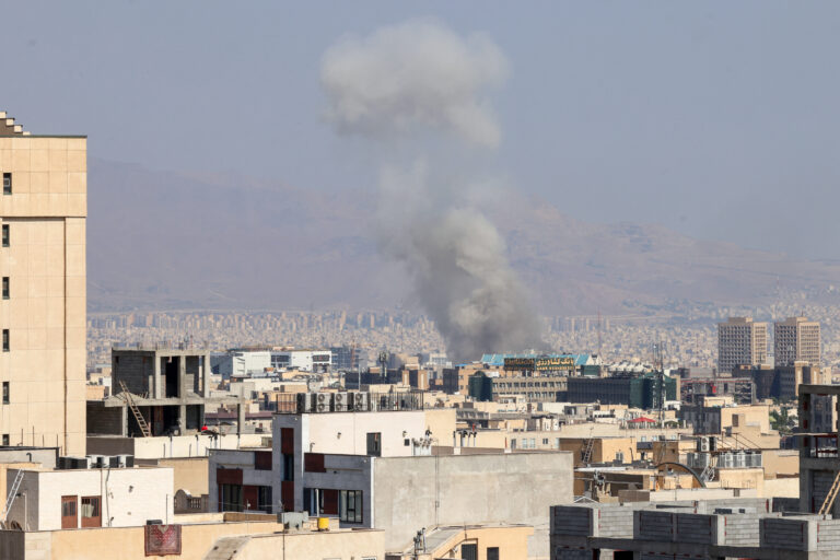 އީރާނުގެ ރޫހާނީ ލީޑަރުގެ އޮފީހަށް ވެސް އިޒްރޭލުން ހަމަލާދީފި