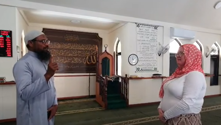 ދިއްފުއްޓަށް ޗުއްޓީ ހޭދަކުރުމަށް އައި ޓޫރިސްޓަކު އިސްލާމްވެއްޖެ