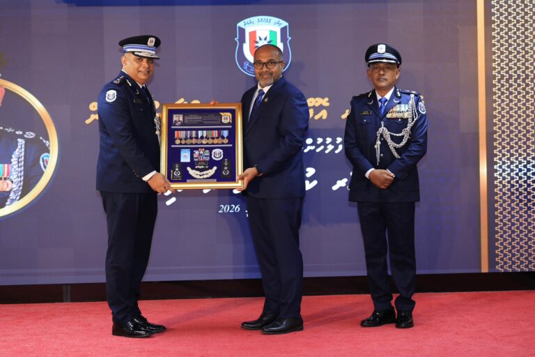 ނަވީންގެ ރިޓަޔަރމަންޓް ފާހަގަކުރަން ހާއްސަ ރަސްމިއްޔާތެއް ބާއްވައިފި