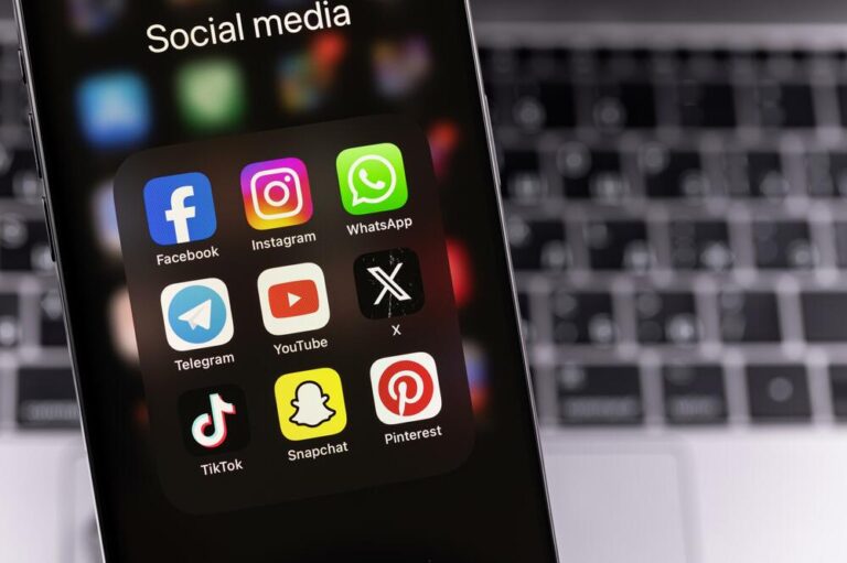 ޕޮލެންޑުގައިވެސް 15 އަހަރުން ދަށުގެ ކުދިންނަށް ސޯޝަލް މީޑިއާ މަނާ ކުރަނީ