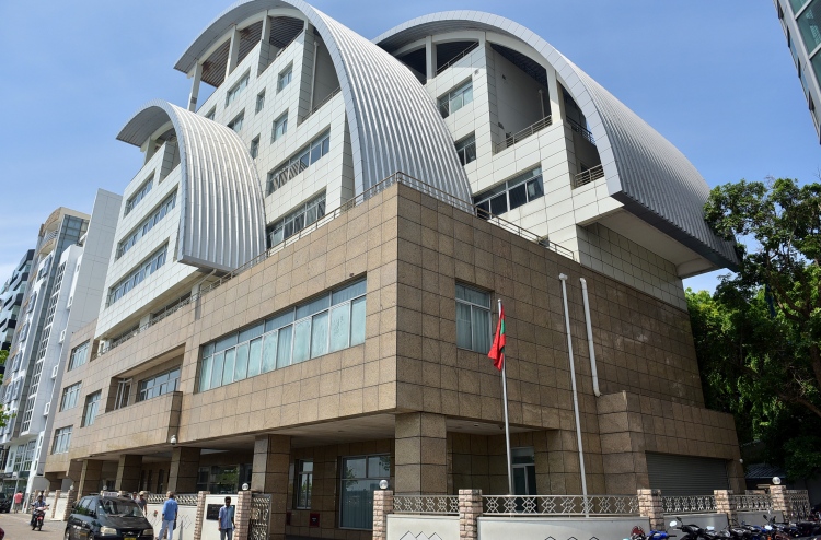 މެދުއިރުމަތީގެ ޤައުމުތަކުގައި ދިރިއުޅޭ ދިވެހިން ސަމާލުވުމަށް އެދެފި