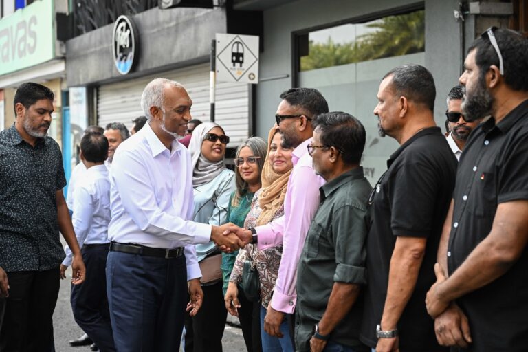 ޕީއެންސީގެ މެދުހެންވޭރު ”ދޮރުންދޮރަށް“ ހަރަކާތުގައި ރައީސް ބައިވެރިވެވަޑައިގެންފި