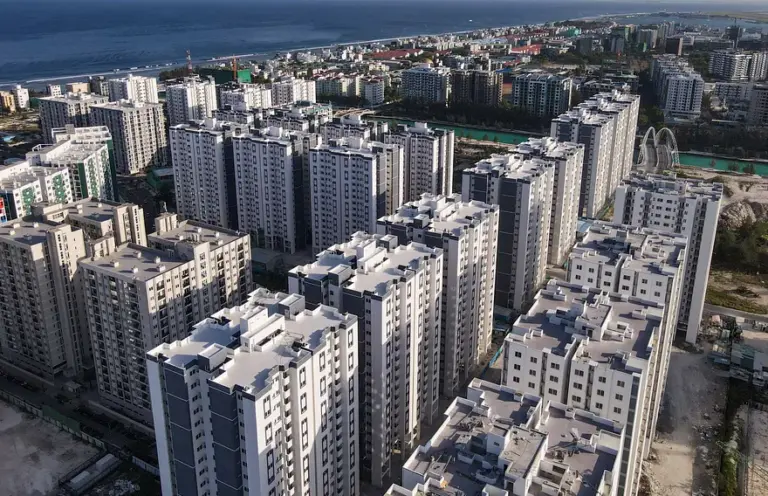 ގޯއްޗާއީ ފްލެޓް ލިބޭ ފަރާތްތަކުގެ ކުރީގެ ބިން ދޫކޮށްލަން ޖެހޭ އުސޫލު ބަދަލުކުރަނީ