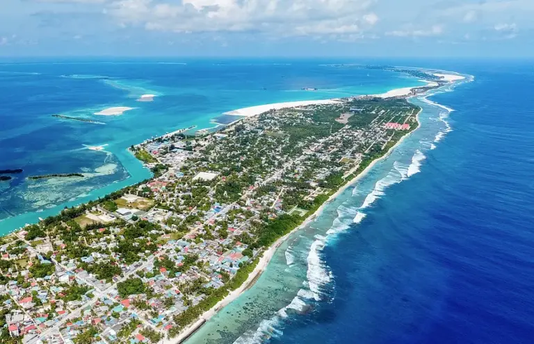 އައްޑޫއަށް ވަގަށް ސިނގިރޭޓު ކޮންޓެއިނަރެއް އެތެރެކުރި މައްސަލާގައި މަނީ ލޯންޑަރިންގެ ތަހުގީގު ކުރަނީ