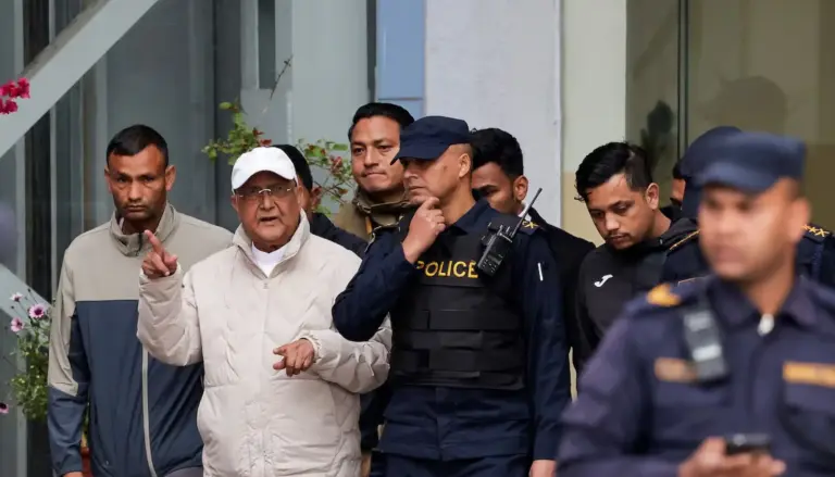 މުޒާހަރާތަކާ ގުޅިގެން ނޭޕާލްގެ ކުރީގެ ބޮޑުވަޒީރު ހައްޔަރުކޮށްފި