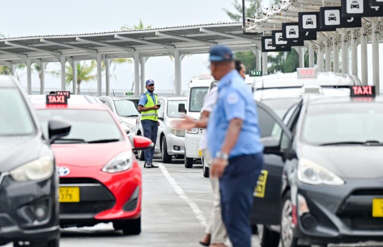 ސަރުކާރުގެ ޓެކްސީ ލައިންގެ ހިދުމަތް އީދު ދުވަހު ފަށަނީ