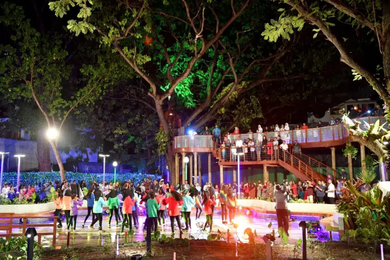 އީދު ދުވަހު ސަލްޓަން ޕާކު ހުޅުވަނީ