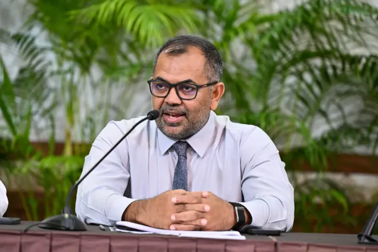 ތެލުގެ އަގު ބޮޑުކުރުމުގެ ވިސްނުމެއް ނެތް: މިނިސްޓަރު ޒަމީރު