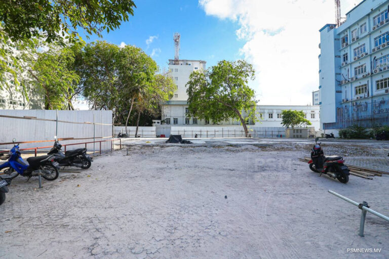 ޣާޒީ ބިލްޑިންގް ހުރި ބިމުގައި ޕާކެއް ހަދަނީ