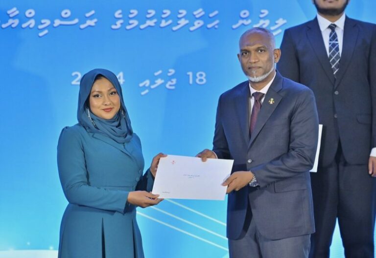 ރައީސްގެ ސްކޮލަޝިޕް އުސޫލު އަލުން ބަދަލުކޮށް، ބޭނުން ދާއިރާއަކުން ކިޔެވުމުގެ ފުރުސަތު ހުޅުވާލައިފި