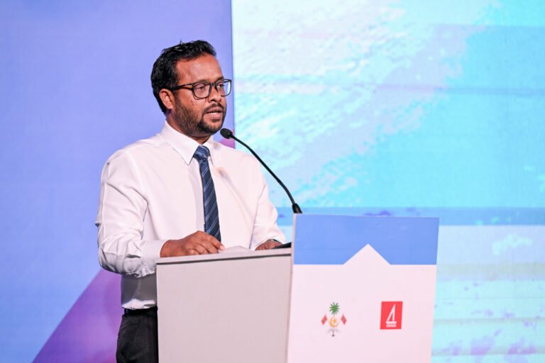 ކޮންޓްރެކްޓަރުންނާއެކު މަސައްކަތްކުރަން ސަރުކާރު އޮތީ ތައްޔާރަށް، ލުއި ދޭނަން: މިނިސްޓަރު މުއްޠަލިބު