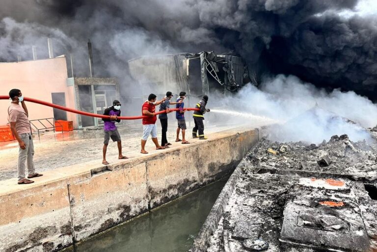 ފީއަލީ ޖެޓީގައި އޮތް ތެޔޮ ބޯޓެއްގައި ރޯވި އަލިފާން ނިއްވާލައިފި