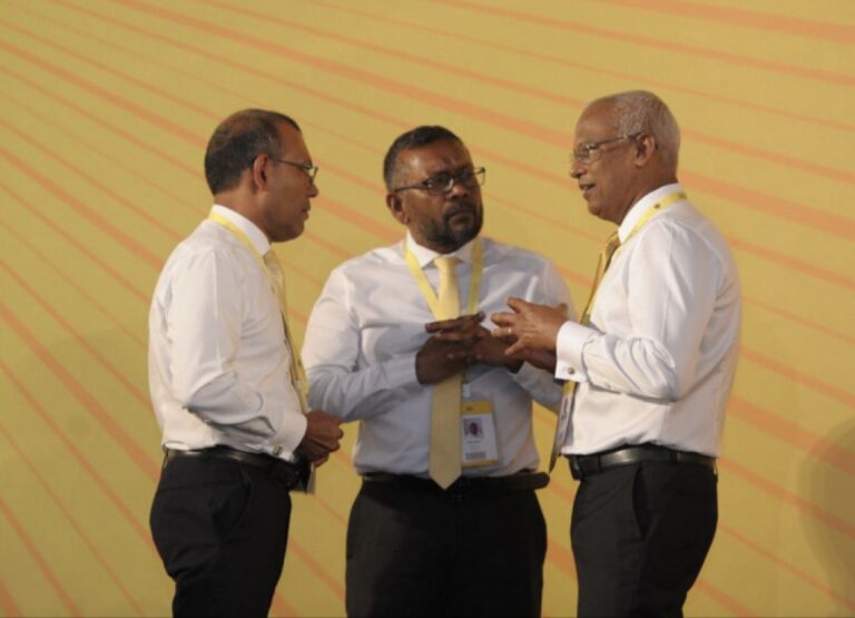 އެމްޑީޕީ ތެރޭގައި ޖެހުނު މައްސަލަގަނޑު ހައްލުވެއްޖެ ކަމަށް ރައީސް ނަޝީދުވެސް ވިދާޅުވެއްޖެ